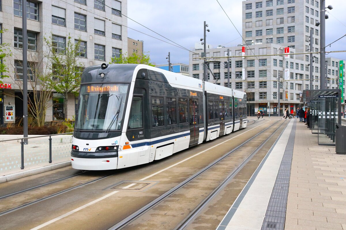 RNV Skoda Rhein Neckar Tram Wagen 1401 am 24.03.24 in Mannheim Hbf