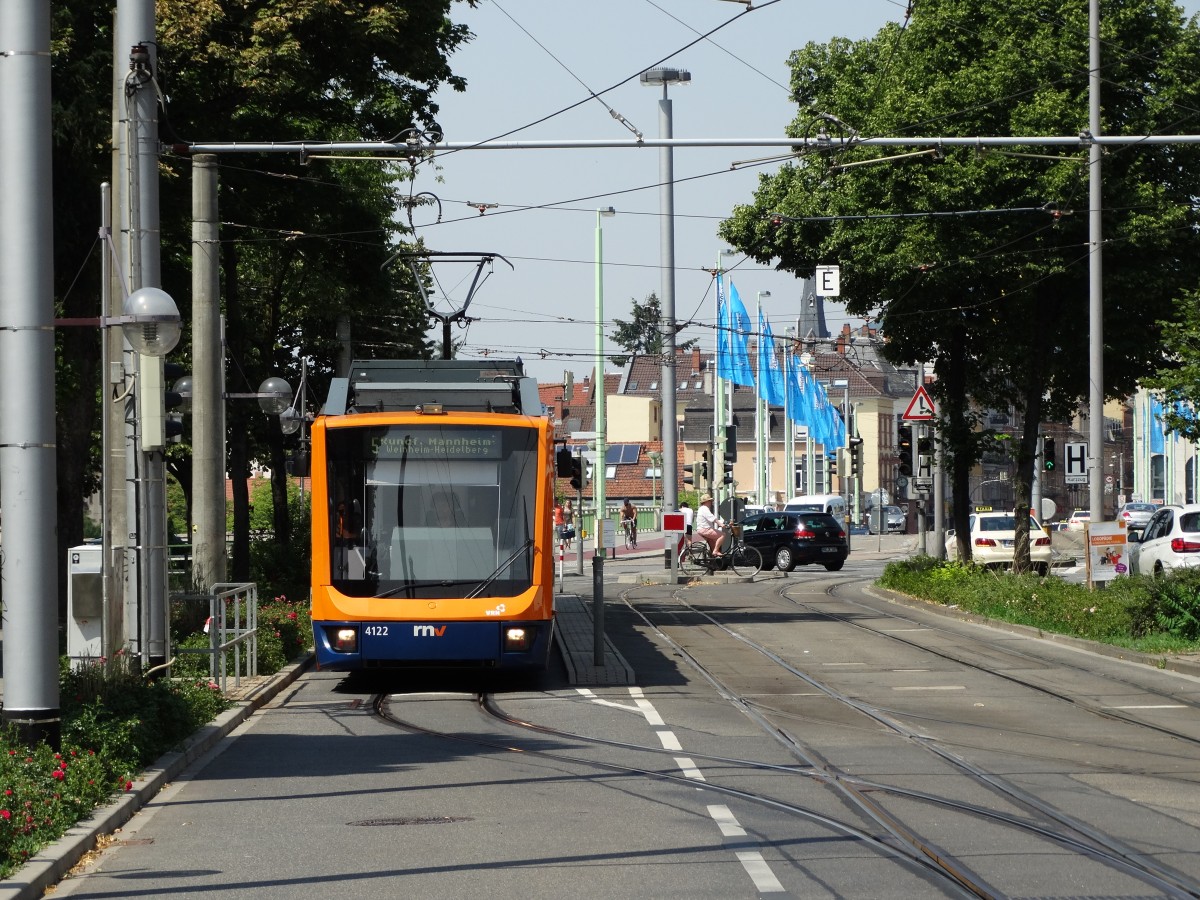 RNV Variobahn 4122 am 03.07.15 in Heidelberg