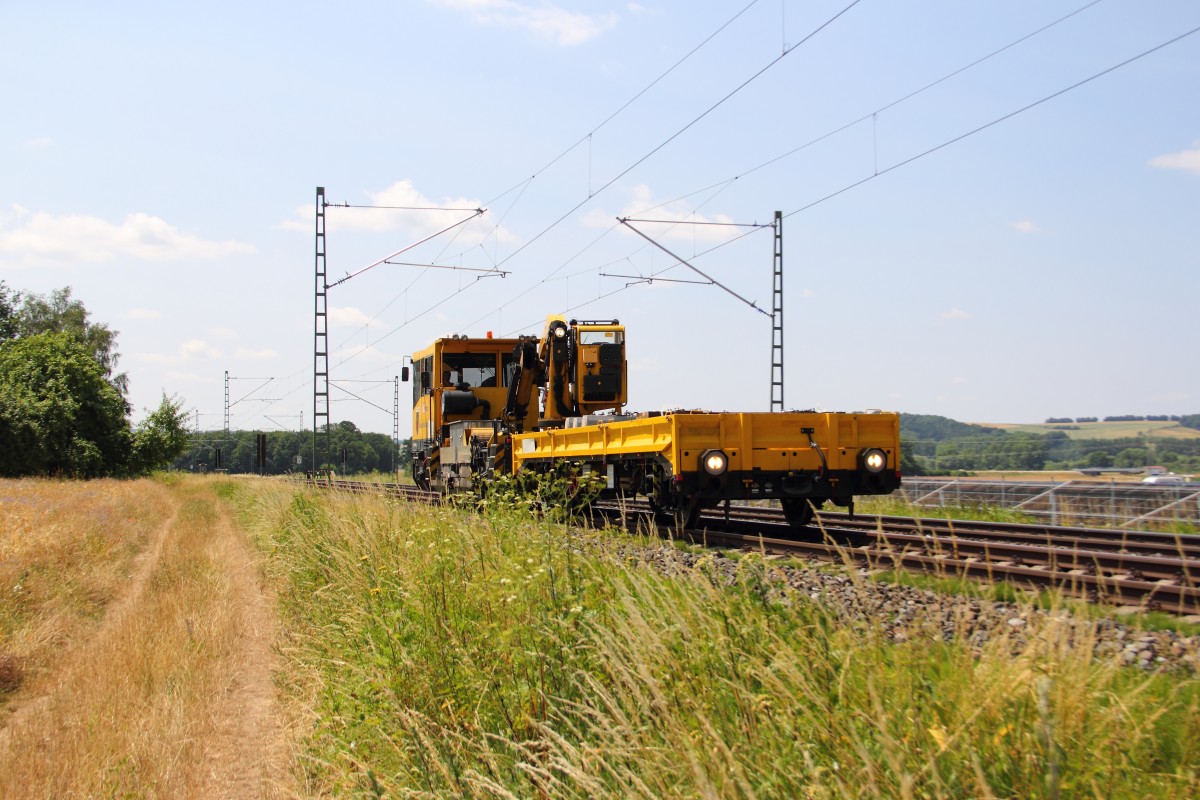 Robel Gleiskraftwagen 54.22 der DB Netzinstandhaltung bei Staffelstein am 15.07.2013