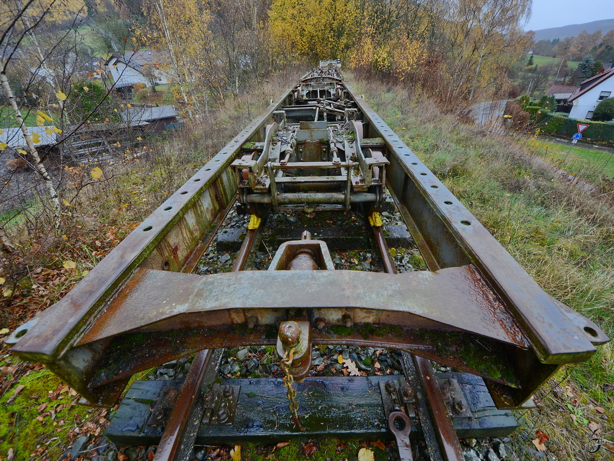 Rollwagen im November 2018 etwas abseits vom Bahnhof Hüinghausen.