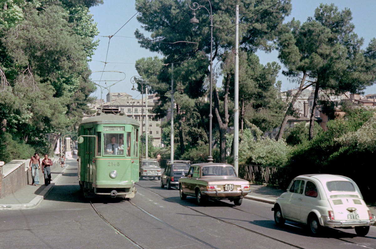 Roma / Rom ATAC Linea tranviaria / SL 13 (MRS 2145) Via Nicola Salvi am 18. Juni 1975. - Scan eines Farbnegativs. Film: Kodak Kodacolor II.