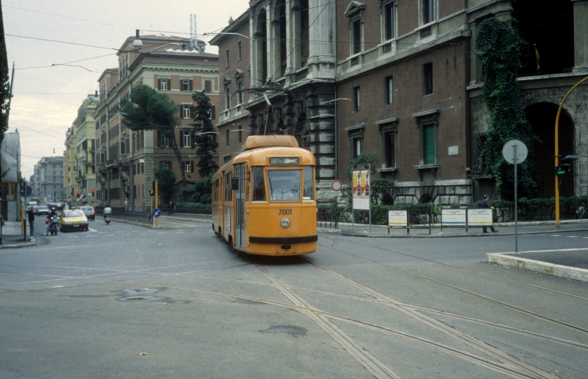 Roma / Rom ATAC SL 225 (GTw 7001) Via Flaminia / Viale delle Belle Arti im Oktober 1990.