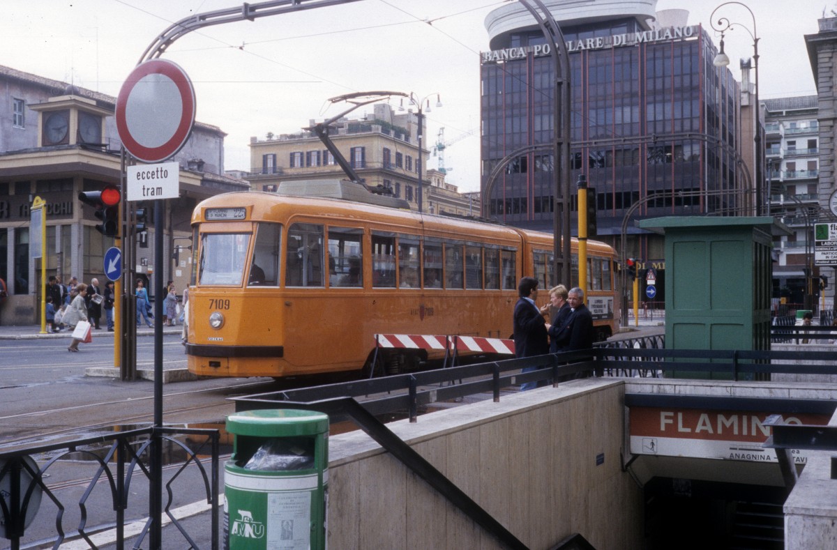 Roma / Rom ATAC SL 225 (GTw 7109) Piazza Flaminia im Oktober 1990.