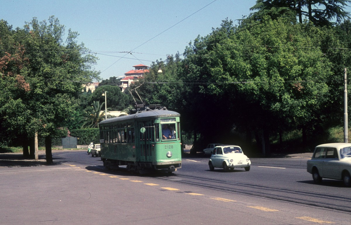 Roma / Rom ATAC SL 30 (MRS-Tw 2126) Piazza Thorvaldsen am 20. Juni 1975.