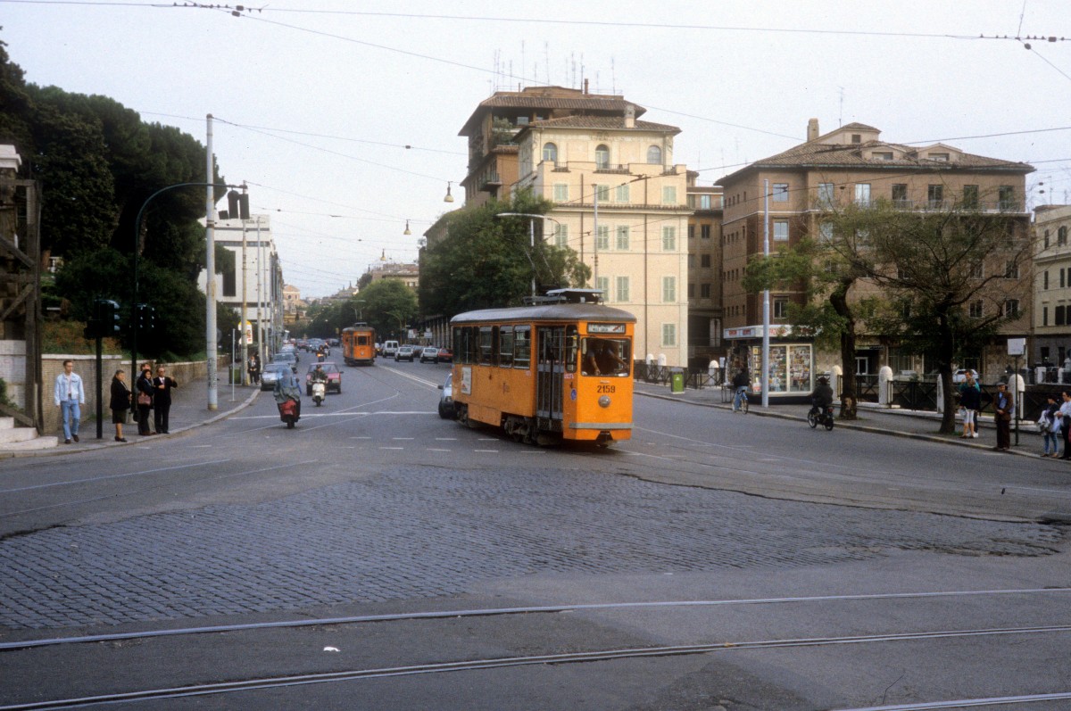 Roma / Rom ATAC SL 30/ (Tw 2159) Via Labicana / Piazza del Colesseo im Oktober 1993.