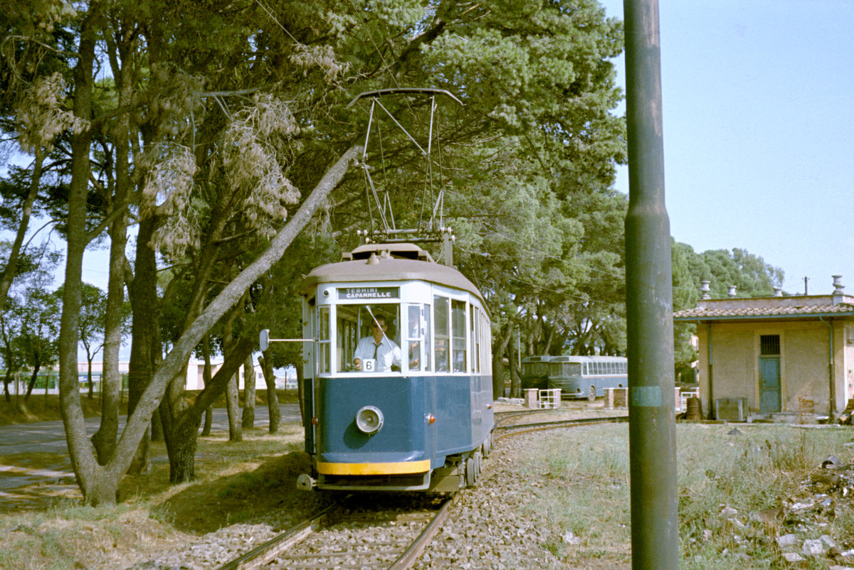 Roma / Rom STEFER Straßenbahnlinie Termini - Capannelle (Tw des Typs MRS) Endstation Capannelle am 22. August 1970. - Scan eines Farbnegativs. Film: Kodak Kodacolor X.