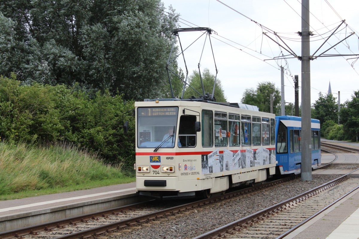 Rostock RSAG SL 1 (T6A2M 704) Toitenwinkel, Hafenallee am 19. Juli 2013.