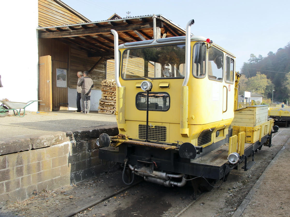Rottenkraftwagen 53 392 der DGEG (Eisenbahnmuseum Neustadt/Weinstadt) am 20. Oktober 2018 in Erfenstein.