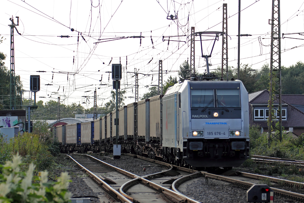 RP 185 676-4 unterwegs für Transpetrol durchfährt Recklinghausen-Ost 21.9.2017