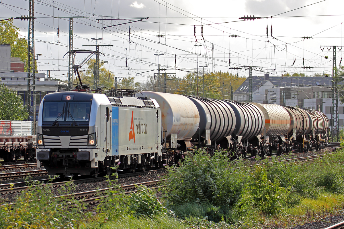 RP 193 817-4 unterwegs für VTG durchfährt Köln-West 5.10.2017