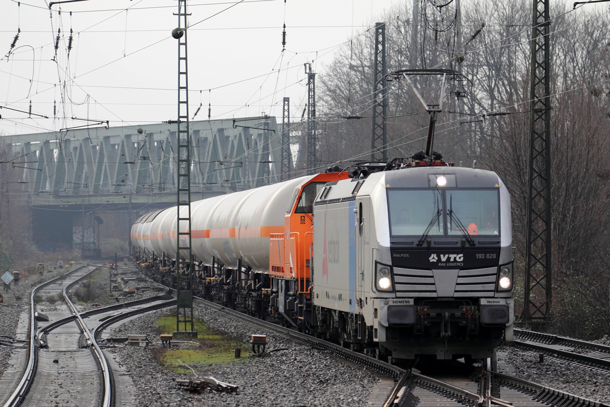 RP 193 828 unterwegs für VTG mit einer Northrail Gravita in Recklinghausen-Süd 4.1.2019