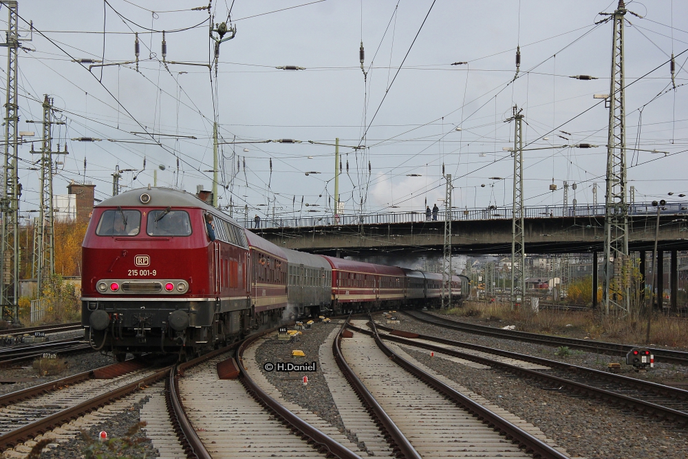 RP 215 001-9 am Schluss des Sonderzuges am 05.12.2015 in Hagen Hbf.