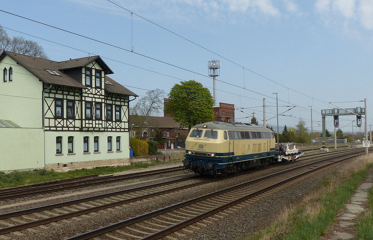 RP 218 447-1 war am 17.04.2020 in Vieselbach mit einem unbekannten, kleinen Anhngsel Richtung Erfurt unterwegs.