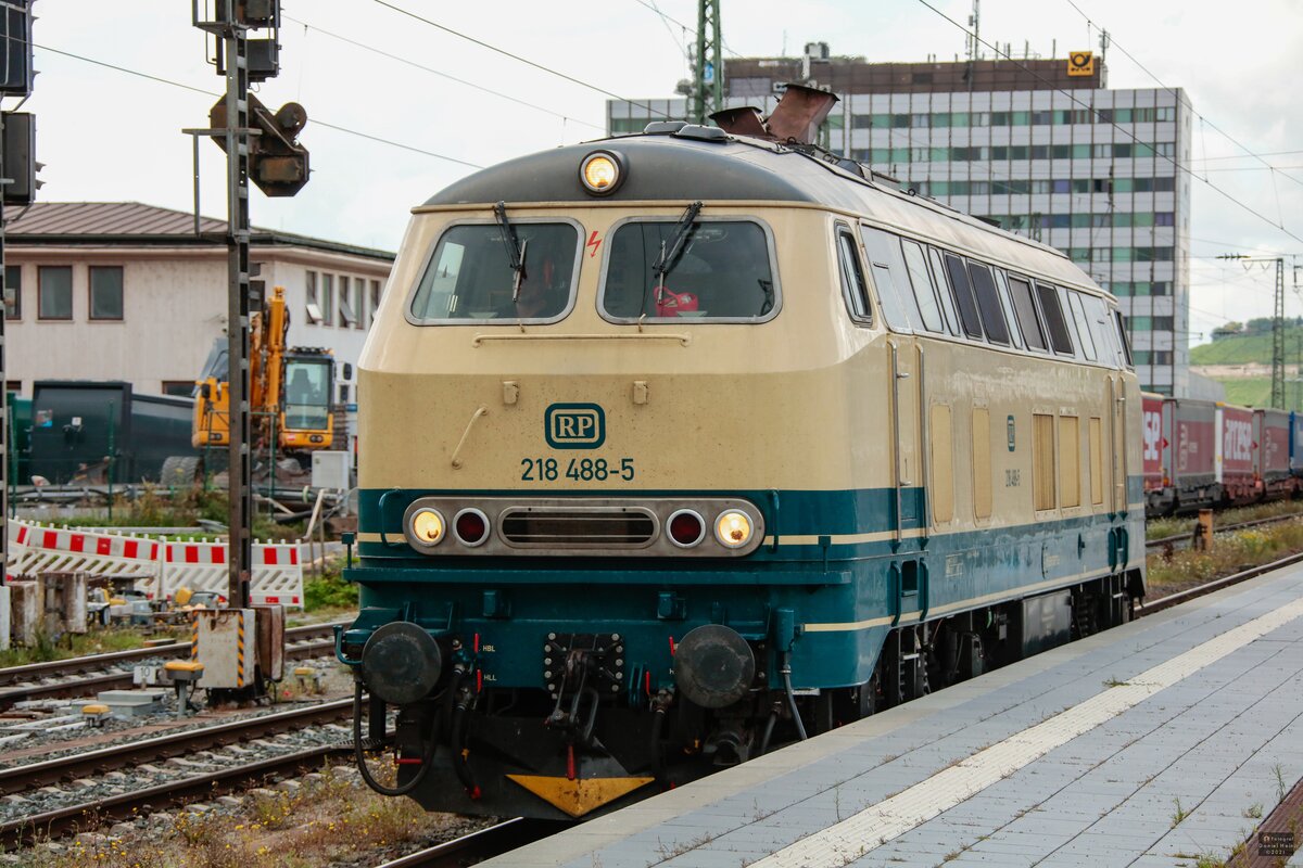 RP 218 488-5 in Würzburg Hbf, August 2021.