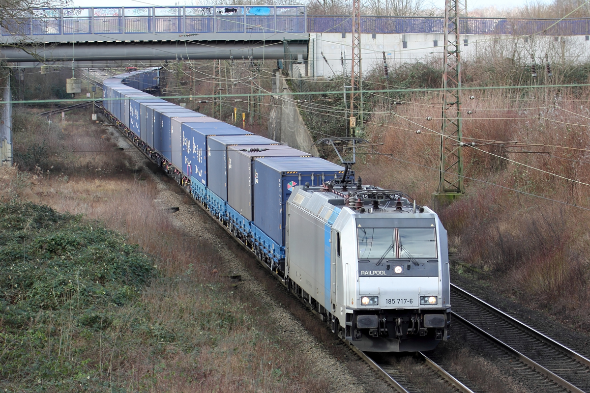Rpool 185 717-6 auf der Hamm-Osterfelder Strecke in Recklinghausen 21.1.2021