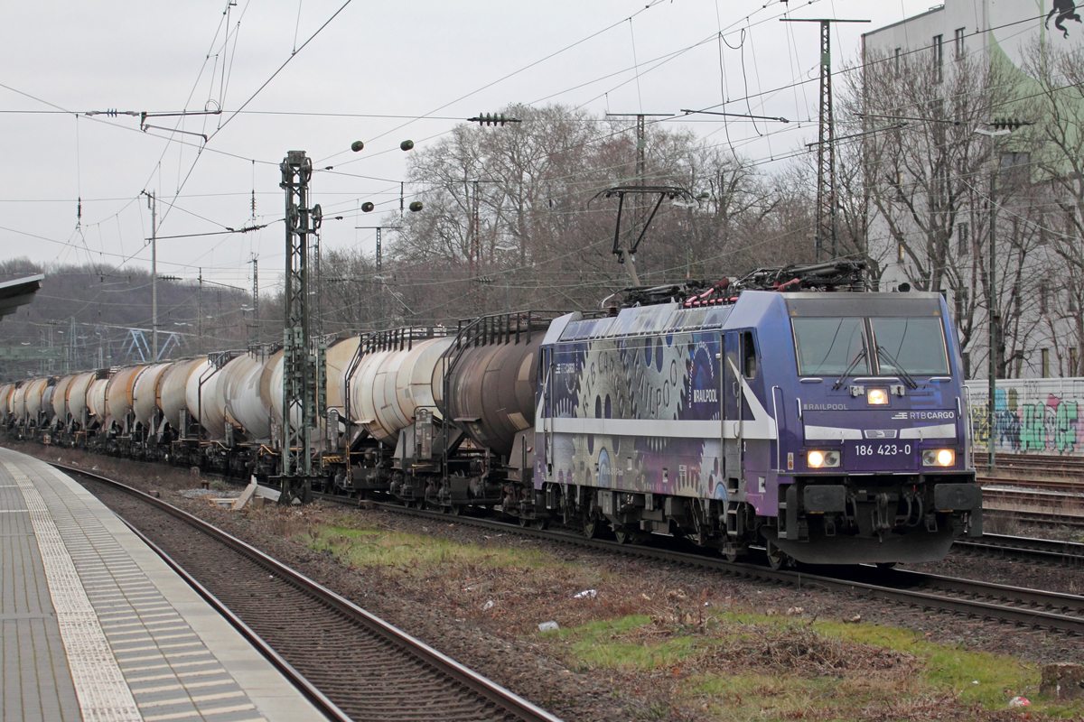 Rpool 186 423-0 unterwegs für RTB Cargo in Köln-West 19.1.2022