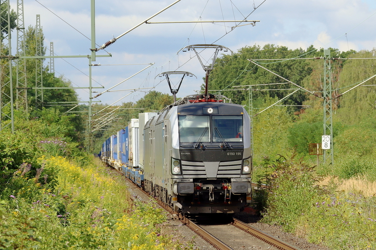 Rpool 193 195 mit 193 116 beide am Draht mit Sattelauflieger KLV in Herten-Westerholt 7.8.2026