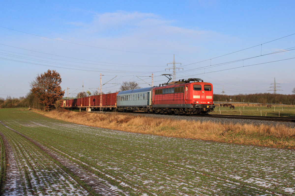 Rpool/DBC 151 103 mit einem Munitionszug hier in Drakenburg in Richtung Ostdeutschland (19.01.24)
#railpool #dbc #151 #151103 #Munitionszug #Drakenburg