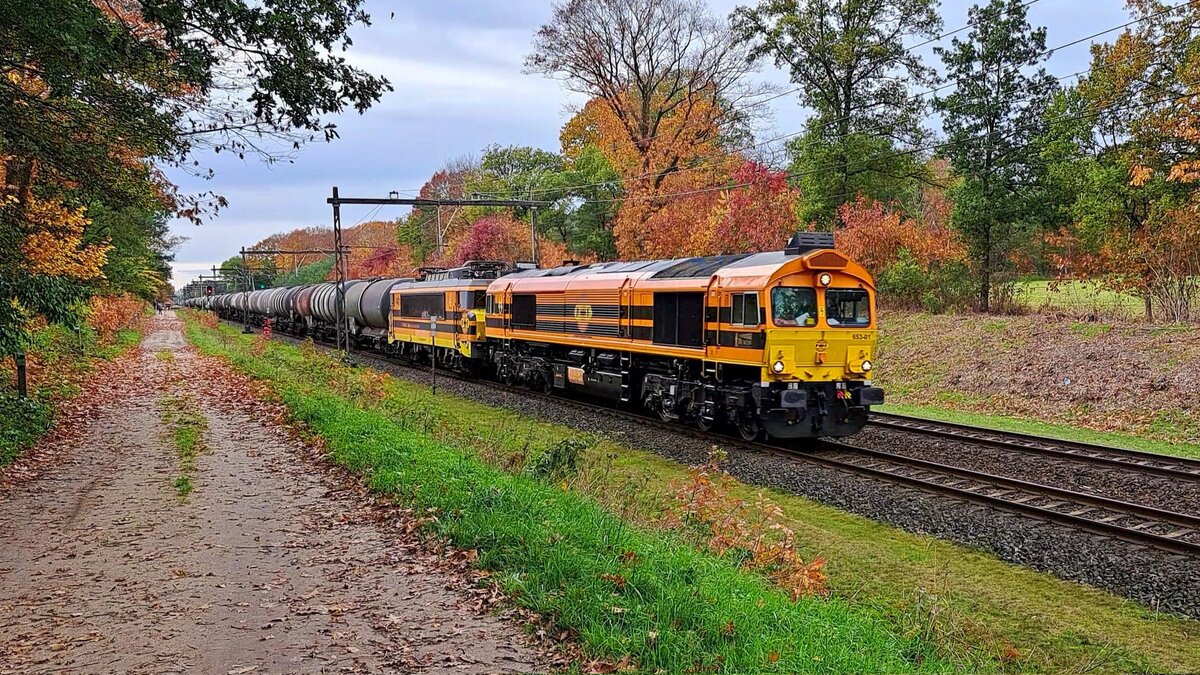 RRF 653-01 + RRF 4401 mit Kesselzug in Holten (NL) am 27.10.2022
https://youtu.be/-fagvlRxkuk
