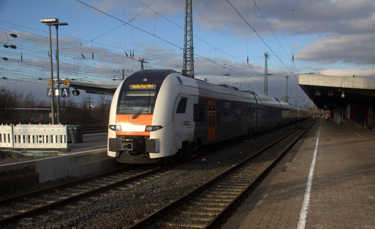 RRX abellio 462 011 steht in Hamm-Hbf(Westfalen.
Aufgenommen vom Bahnsteig 11 in Hamm-Hbf(Westfalen). 
Am Kalten Nachmittag vom 6.1.2020.