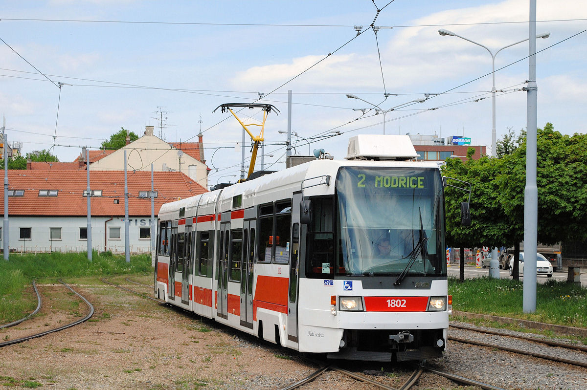 RT6 1802 in der Videnska ulica unweit der Haltestelle Celni.(08.05.2015)