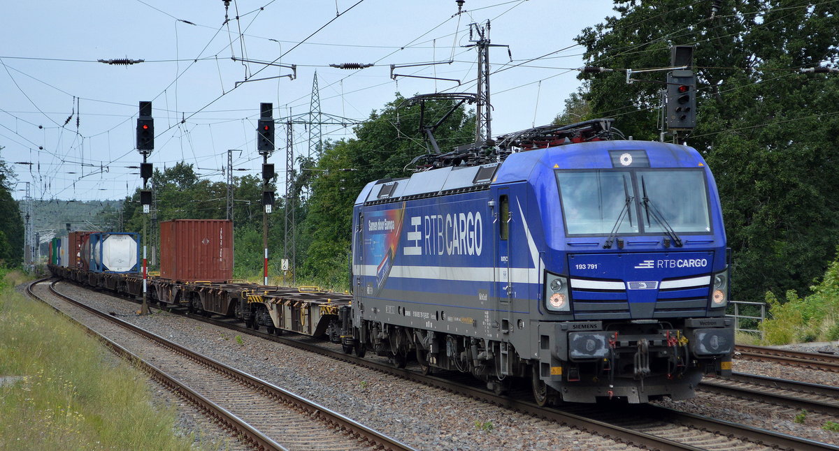 RTB CARGO GmbH, Aachen [D] mit  193 791   [NVR-Nummer: 91 80 6193 791-1 D-ELOC] und Containerzug am 13.08.20 Bf. Saarmund.