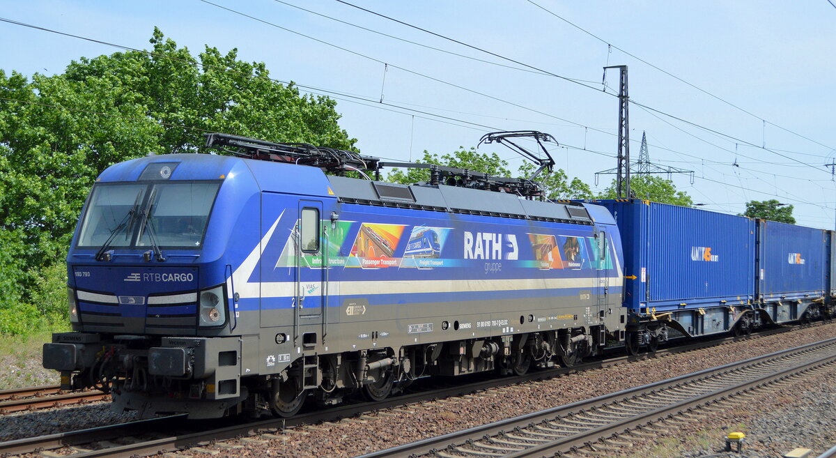 RTB CARGO GmbH, Aachen [D] mit  193 793  [NVR-Nummer: 91 80 6193 793-7 D-ELOC] und Containerzug am 19..05.22 Durchfahrt Bf. Saarmund mit längerer Pause in Saarmund.