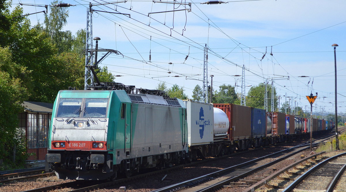 RTB CARGO GmbH mit der belgischen Alpha Trains   E 186 207  [NVR-Number: 91 88 7186 207-7 B-ATLU] und Containerzug Richtung Frankfurt/Oder am 13.08.18 Berlin-Hirschgarten.