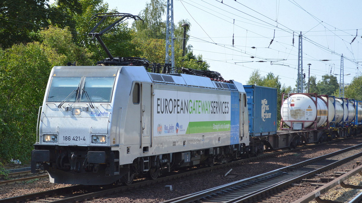RTB CARGO GmbH mit der Rpool   186 421-4  [NVR-Number: 91 80 6186 421-4 D-Rpool] und Containerzug am 29.08.18 Berlin-Hirschgarten.