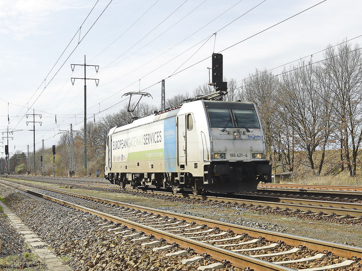 RTB CARGO GmbH mit der Rpool  186 421-4  [NVR-Number: 91 80 6186 421-4 D-Rpool] am 24. März 2019 in Diedersdorf.