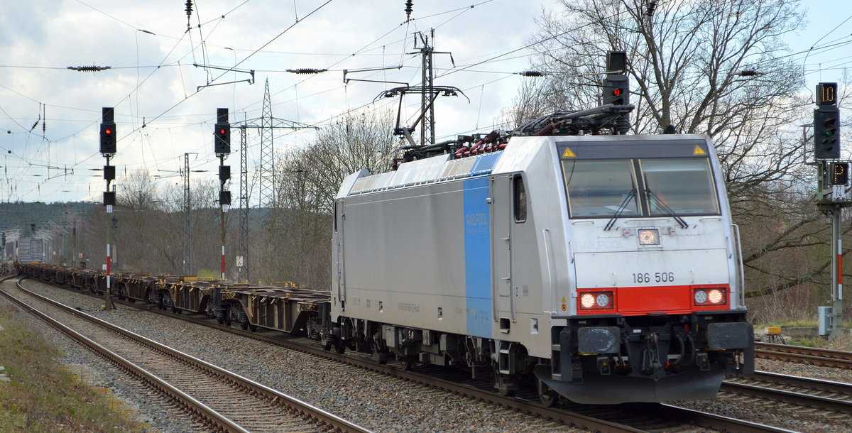 RTB Cargo mit der Railpool GmbH, München [D]  186 506  [NVR-Nummer: 91 80 6186 506-2 D-Rpool] mit schwach ausgelastetem Containerzug am 25.02.20 Durchfahrt Bf. Saarmund.