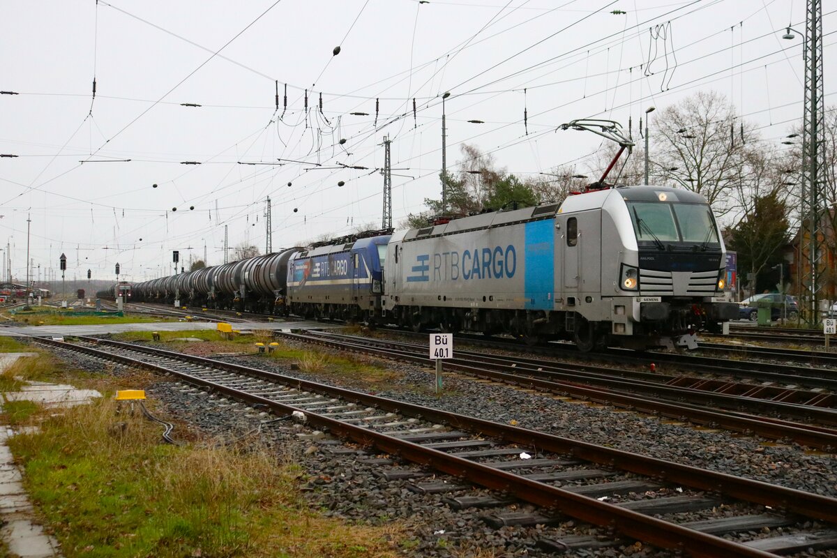 RTB Cargo Siemens Vectron 193 816-6 und 193 xxx mit Kesselwagen in Darmstadt Kranichstein am 24.02.24 