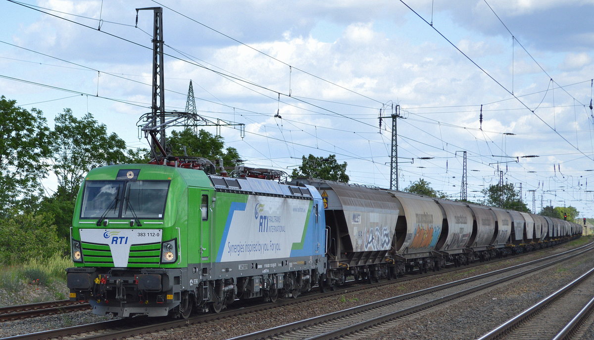 RTI - Railtrans International, s.r.o., Bratislava [SK] mit  383 112-0  [NVR-Nummer: 91 56 6383 112-0 SK-RTI] und Getreidezug am 28.05.20 Bf. Saarmund.