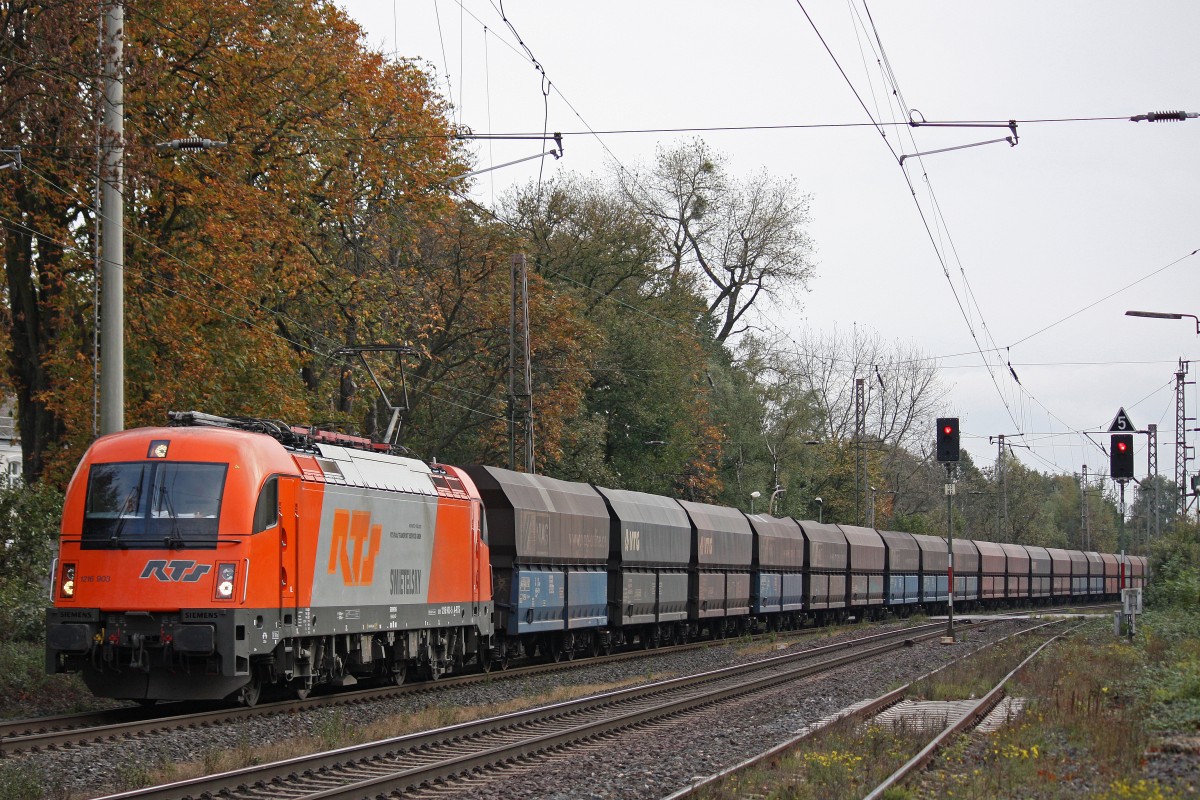 RTS 1216 903 am 1.11.13 für die NIAG mit einem Kohleleerzug in Ratingen-Lintorf.