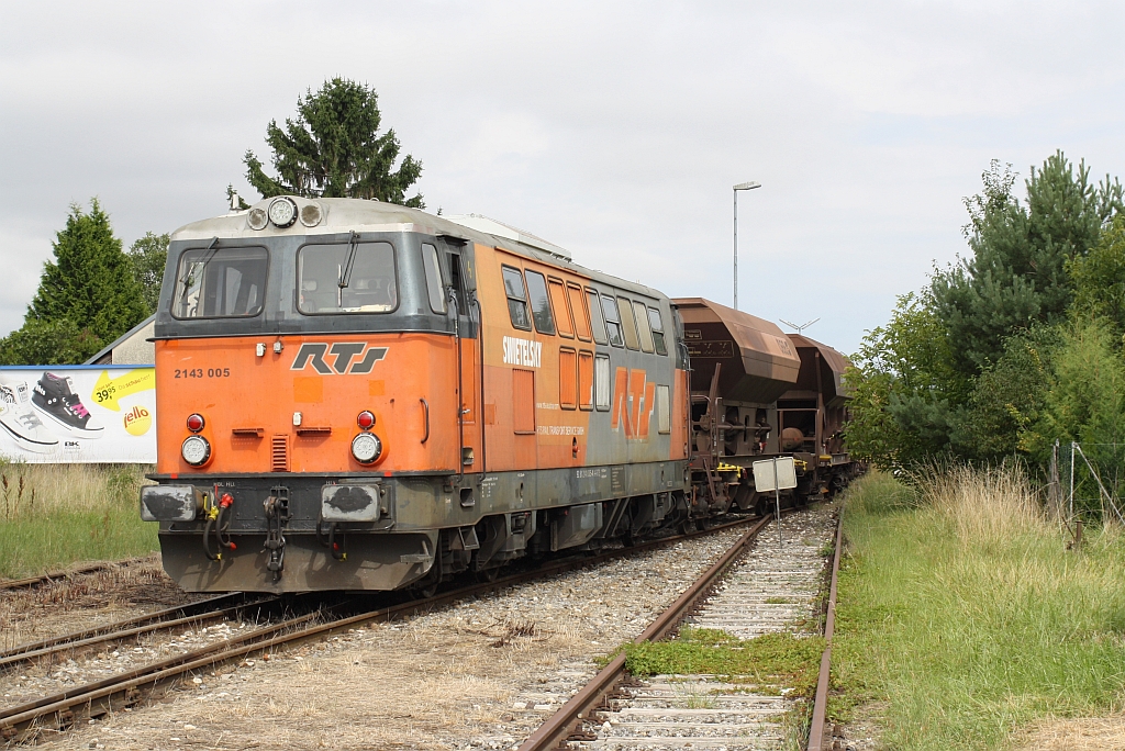 RTS 2143 005-4 am 19.August 2014 bei der Ausfahrt aus Mistelbach Landesbahn nach Paasdorf.