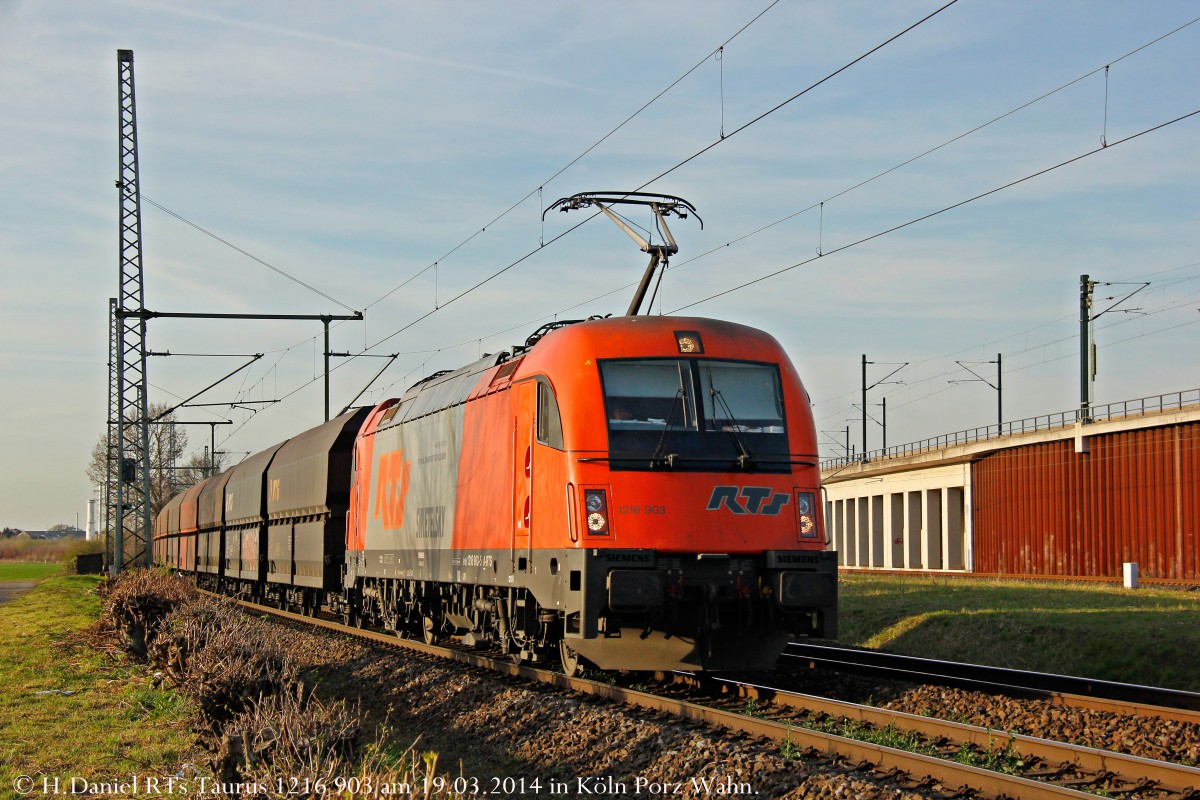 RTs Taurus 1216 903 mit einem Kohlezug am 19.03.2014 in Köln Porz Wahn.