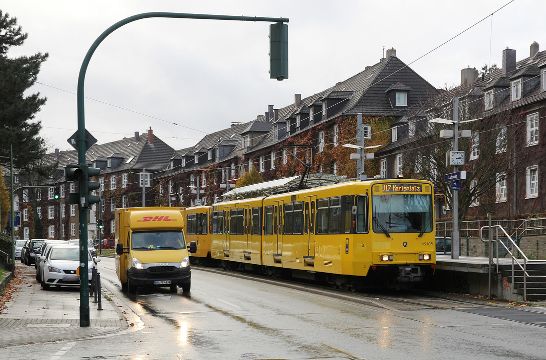 Ruhrbahn 5108 + 5105 // Essen (Haltestelle Laubenweg) // 19. November 2020
