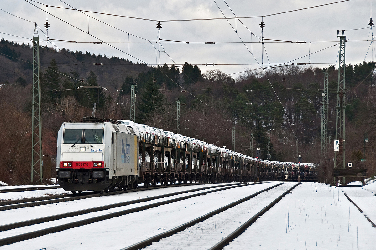 Ruhrtalbahn Cargo 185 637, unterwegs mit Autoganzzug in Richtung Westen. Tullnerbach-Pressbaum, am 31.01.2015.