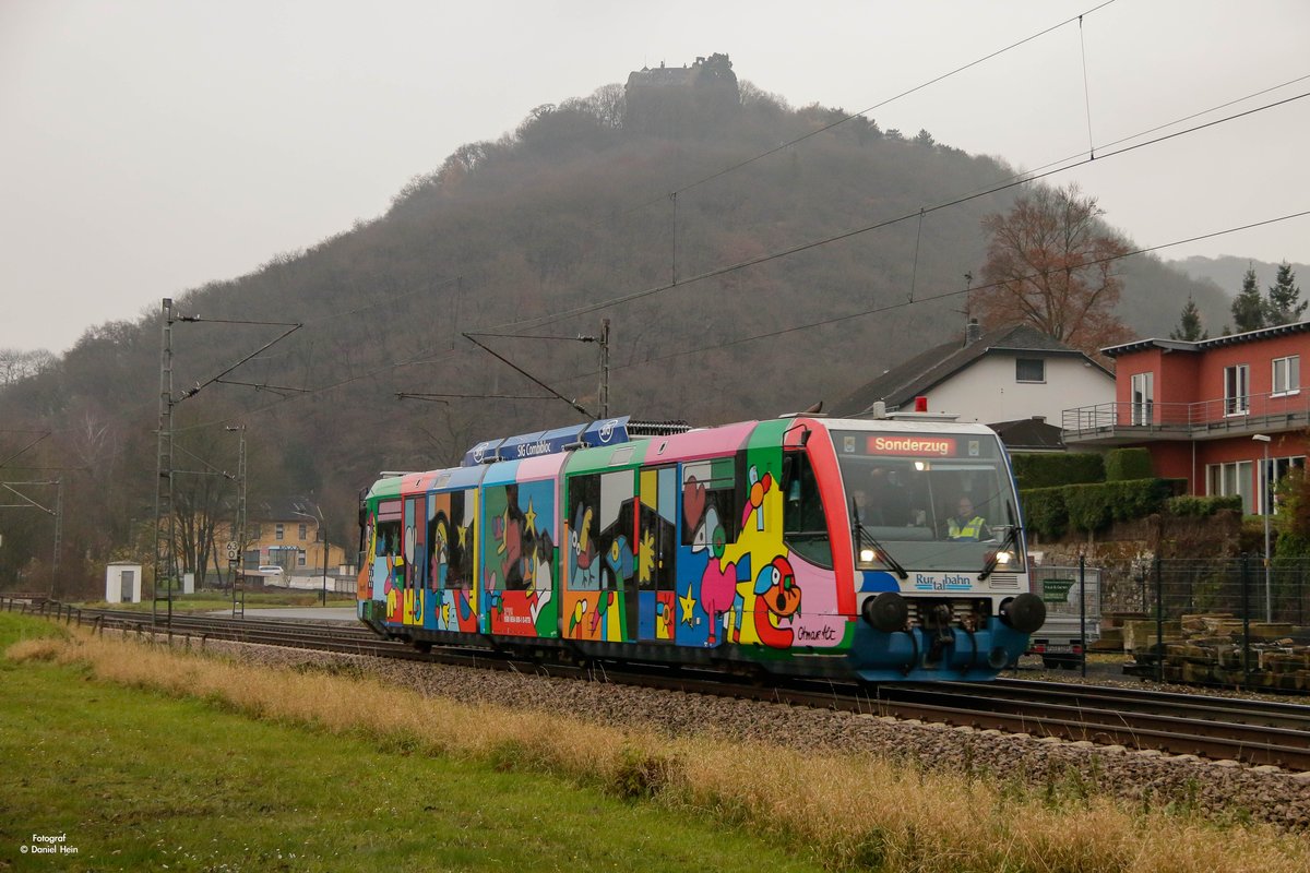 Rurtalbahn Sonderzug Werbetriebwagen in Bad Breisig, am 02.12.2017.