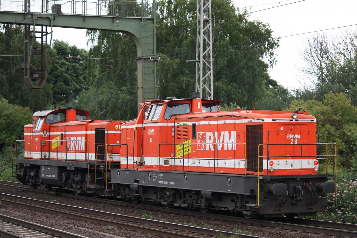 RVM 61+RVM 28 am 8.8.13 als Lokzug in Dedensen-Gümmer.