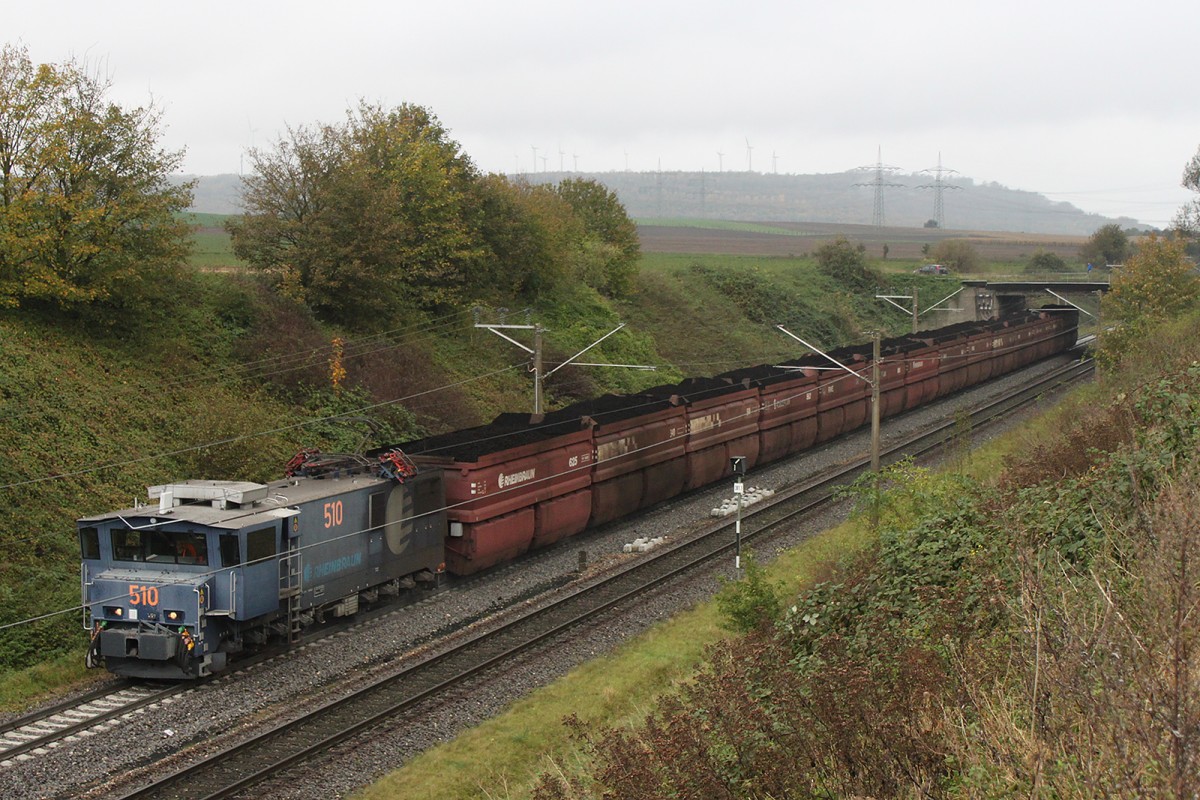 RWE 510 am 25.10.14 mit einem Kohlezug bei Neurath.
