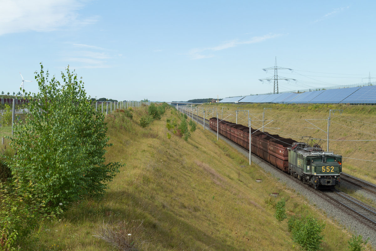 RWE 552 mit Braunkohle bei Buir gen die Fabrik am 13 August 2016