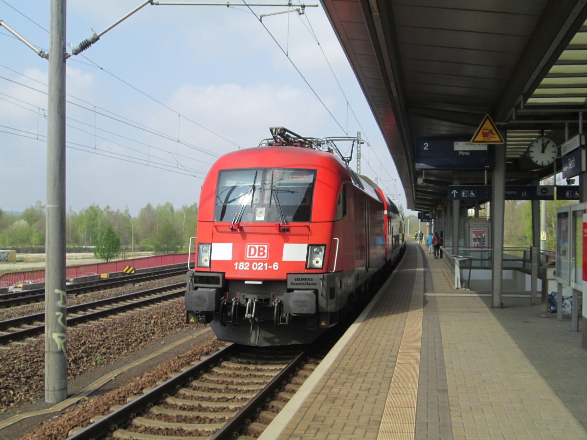 S _ Bahn Dresden 182 - 021 - 6 als S 1 nach Pirna beim Halt in Dresden Dobritz. 12.04.2013