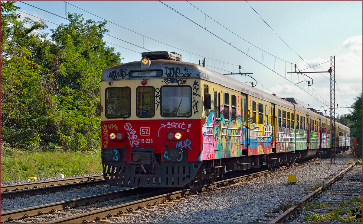 S� 315-226 f�hrt durch Maribor-Tabor Richtung Maribor Hauptbahnhof. /22.9.2013
