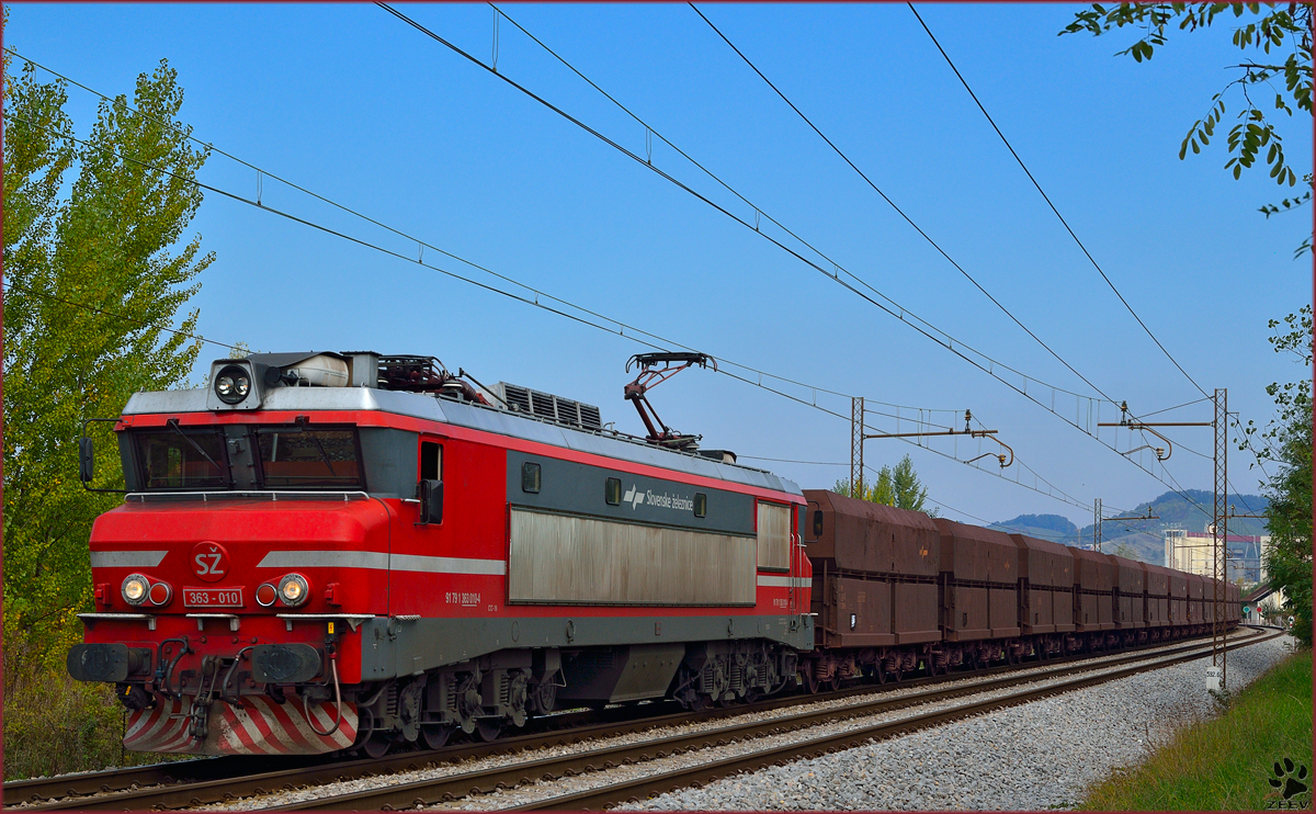 S 363-010 zieht Erzzug durch Maribor-Tabor Richtung Koper Hafen. /8.10.2013
