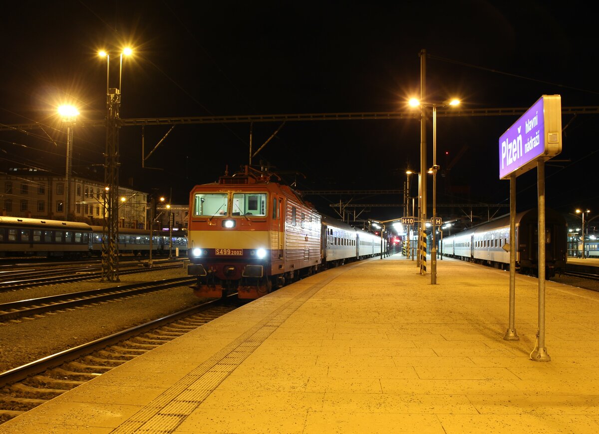 S 499 2002 (263 002-8) als R 661 zu sehen am 21.02.23 Plzeň hl.n.