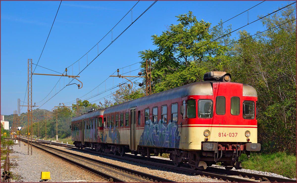 S 814-037 fhrt durch Maribor-Tabor Richtung Srediče. /4.10.2013