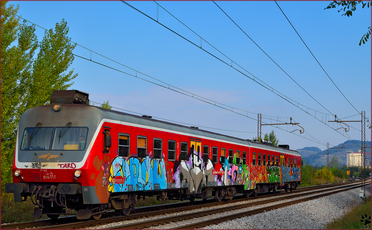 S 814-117 fhrt durch Maribor-Tabor Richtung Ormo. /8.10.2013