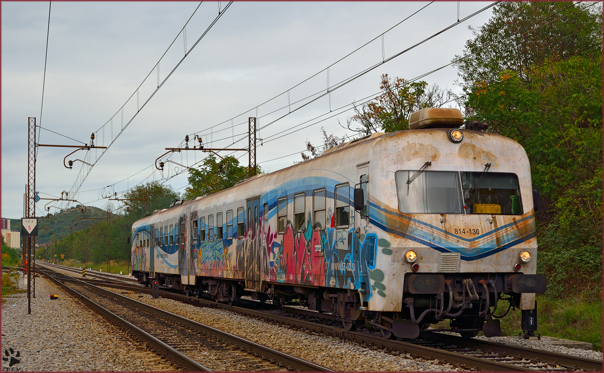 S 814-130 fhrt durch Maribor-Tabor Richtung Srediče. /18.9.2013