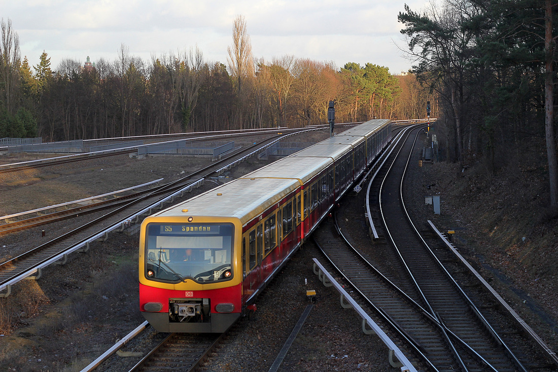 S-Bahn Berlin 481 xxx // Berlin Olympiastadion // 28. Januar 2016